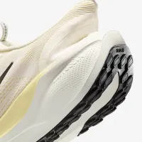 Nike Pegasus EasyOn жіноча Road Running Кросівки колір коричневий