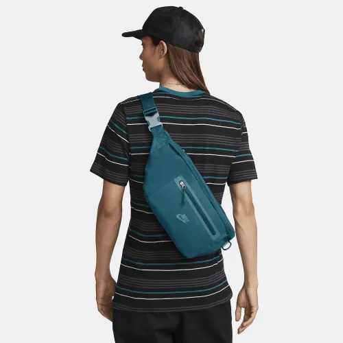 Nike Elemental Premium Fanny Pack (8L) колір зелений