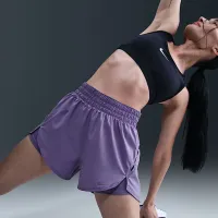 Nike One женская Dri-FIT 2-in-1 шорты цвет фиолетовый