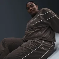 Nike Windrunner женская С высокой Талией Woven Open-Hem Pants (большие размеры) цвет коричневый