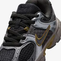 Nike V5 RNR Little дитячі Кросівки колір коричневий