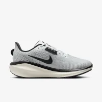 Nike Vomero 17 жіноча Road Running Кросівки колір білий