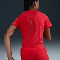 Nike Swift жіноча Dri-FIT Short-Sleeve Running Top колір червоний