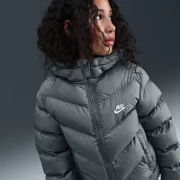 Nike Sportswear All Day Play Big детские Therma-FIT Loose-Fit Puffer Куртка цвет серый