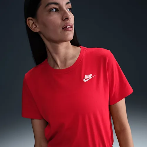 Nike Sportswear Club Essentials женская футболка цвет красный