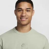 Nike Sportswear Premium Essentials чоловічі футболка колір зелений
