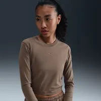 Nike Sportswear Chill Knit жіноча Slim Long-Sleeve Cropped Top колір коричневий