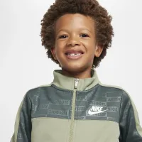 Nike Dri-FIT Sportswear Textuцвет красный Club Little детские 2-Piece Tricot набор цвет зеленый