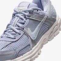 Nike Vomero 5 Big дитячі Кросівки with Reflective Accents колір сірий