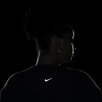 Nike One Relaxed жіноча Dri-FIT Short-Sleeve Top (великі розміри) блакитний