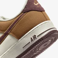 Nike Air Force 1 '07 LV8 чоловічі Кросівки колір коричневий