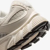 Nike V5 RNR жіноча Кросівки колір коричневий