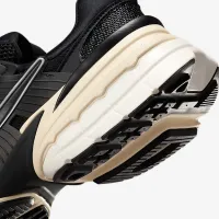 Nike V2K Run женская Кроссовки цвет черный