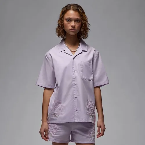 Nike Jordan жіноча Short-Sleeve Woven Top колір фіолетовий