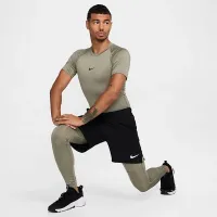 Nike Pro мужские Dri-FIT Tight Short-Sleeve Fitness Top цвет зеленый
