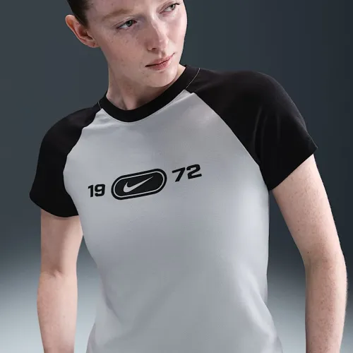 Nike Sportswear Chill Knit жіноча Slim Graphic футболка колір сірий