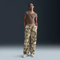 Nike Sportswear жіноча Mid-Rise оверсайз Camo Cargo Pants колір коричневий