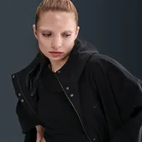 Nike Sportswear женская Tailoцвет красный Rain Poncho цвет черный