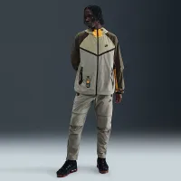 Nike Tech мужские Woven Windrunner Full-Zip Куртка цвет коричневый