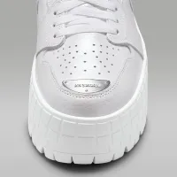 Nike Air Jordan 1 Brooklyn Low жіноча Кросівки колір білий