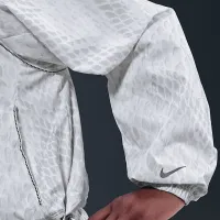 Nike Kobe жіноча Lightweight Woven Куртка колір білий