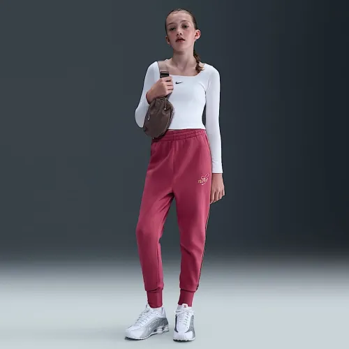 Nike Sportswear Club Fleece Big детские (Girls') оверсайз Joggers цвет фиолетовый