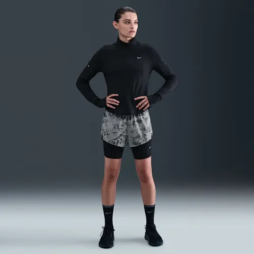Nike Swift жіноча Mid-Rise 2-in-1 Running шорти with Reflective Accents колір сірий