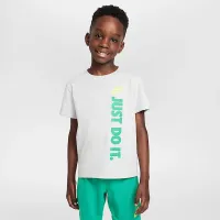 Nike Little дитячі Graphic футболка and шорти комплект колір зелений