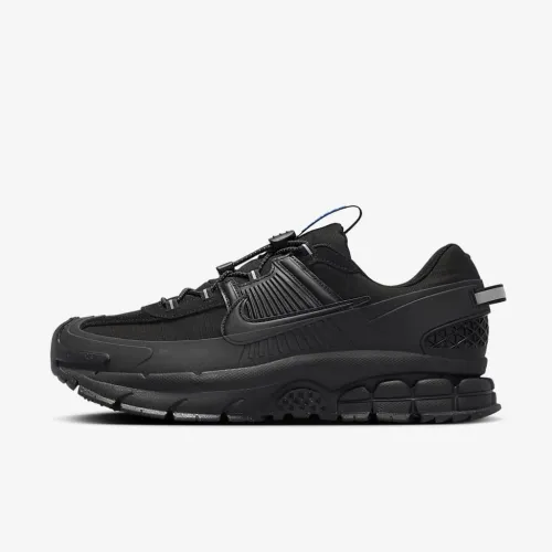Nike Zoom Vomero Roam чоловічі Winterized Кросівки колір чорний