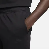 Nike Sportswear Tech Fleece Lightweight чоловічі шорти колір чорний