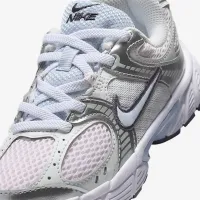 Nike V5 RNR Little дитячі Кросівки колір фіолетовий