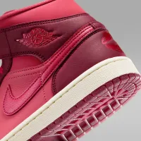 Nike Air Jordan 1 Mid SE женская Кроссовки цвет красный