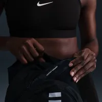 Nike Swift женская Dri-FIT Packable Running Куртка цвет черный