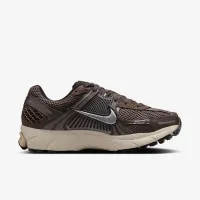 Nike Zoom Vomero 5 женская Кроссовки цвет коричневый
