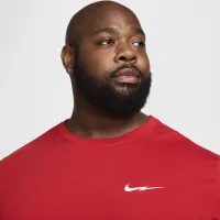 Nike Sportswear чоловічі футболка колір червоний