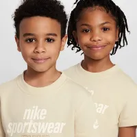 Nike Little детские Club Family 2-Piece шорты набор цвет коричневый