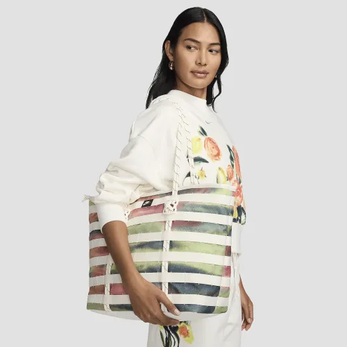 Nike Sportswear женская Artist Collection RPM Tote (26L) цвет белый