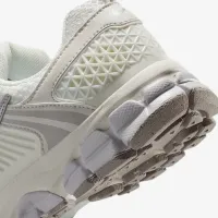 Nike Vomero 5 Big дитячі Кросівки with Reflective Accents колір білий