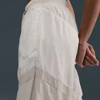 Nike Sportswear женская Mid-Rise Loose Woven Open-Hem Pants цвет белый