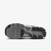 Nike Zoom Vomero 5 чоловічі Кросівки колір сірий