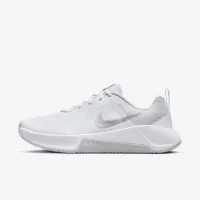 Nike MC Trainer 3 жіноча для тренування Кросівки колір білий