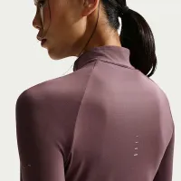 Nike Swift женская Dri-FIT UV 1/4-Zip Running Top цвет фиолетовый