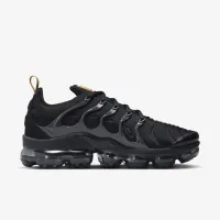 Nike Air VaporMax Plus чоловічі Shoe колір чорний