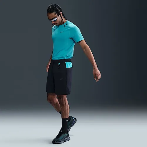 Nike Tech чоловічі Woven шорти колір чорний