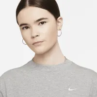 Nike Solo Swoosh женская футболка цвет серый