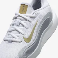 Nike IsoFly Big дитячі баскетбольні Кросівки колір білий