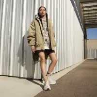 Nike V2K Run женская Кроссовки цвет коричневый