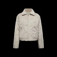 Nike Sportswear Essential жіноча Loose Printed Faux Fur Куртка колір коричневий