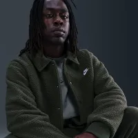 Nike Sportswear Club мужские High-Pile Fleece Coaches Куртка цвет зеленый