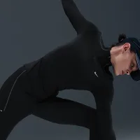 Nike Swift жіноча Therma-FIT ADV 1/4-Zip Running Top with Reflective Accents колір чорний